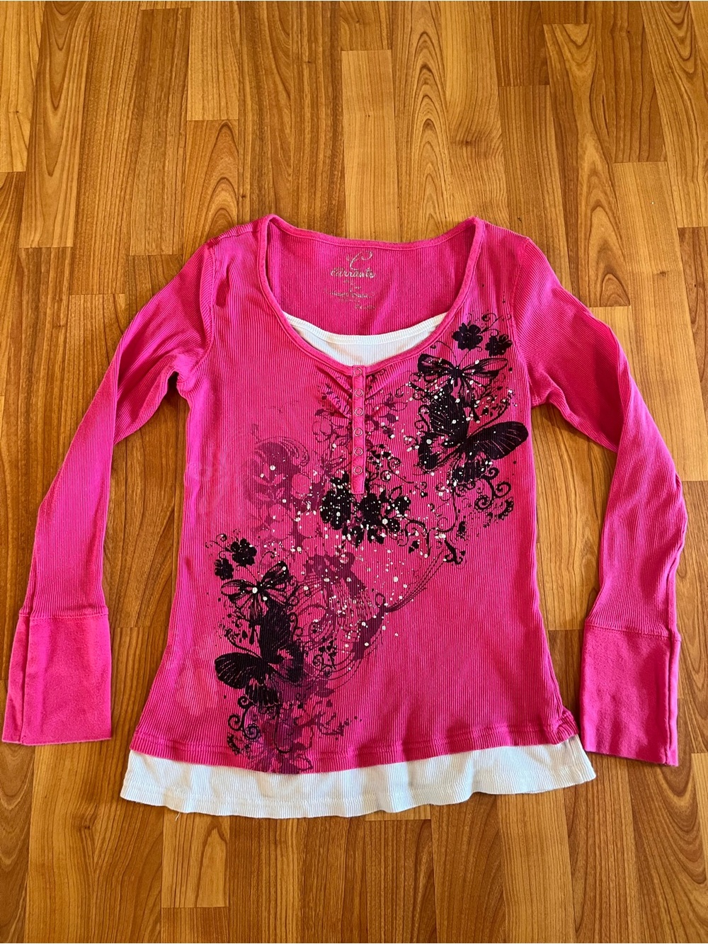 Currents Women’s ' Fuchsia Long Sleeve ribbed shirt with Butterfly Print
